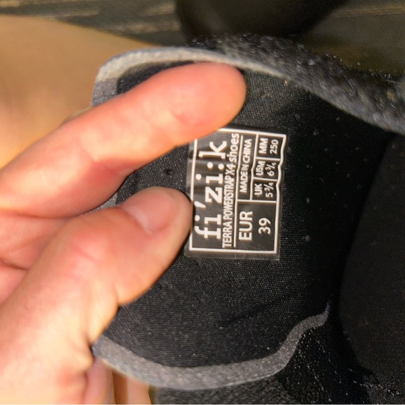 Fizik Gravel Bike Shoes - Picture 2 of 8